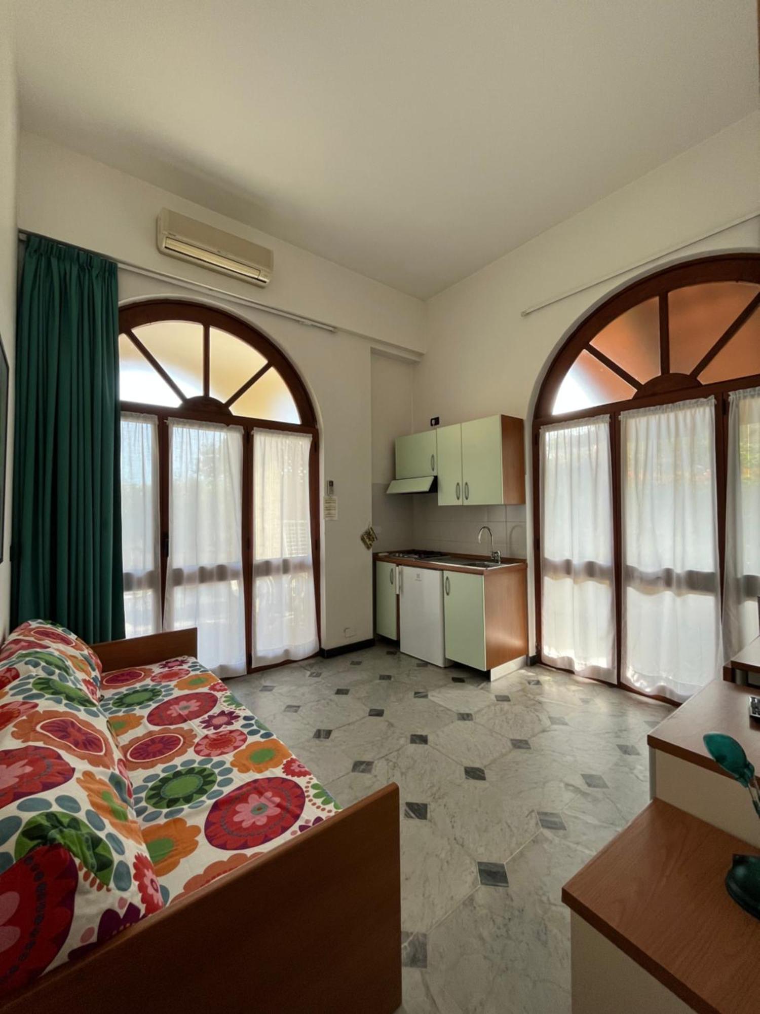 Residence Pian Dei Boschi Pietra Ligure Luaran gambar