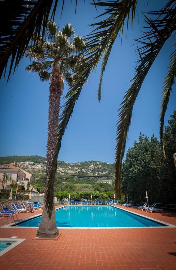 Residence Pian Dei Boschi Pietra Ligure Luaran gambar